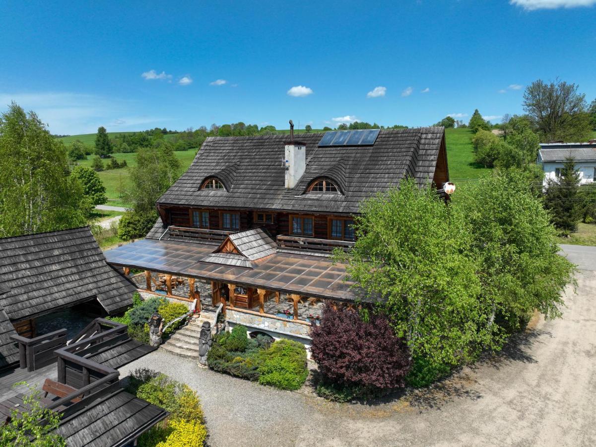 Gosciniec Debowa Gazdowka Bed & Breakfast Ustrzyki Dolne Dış mekan fotoğraf