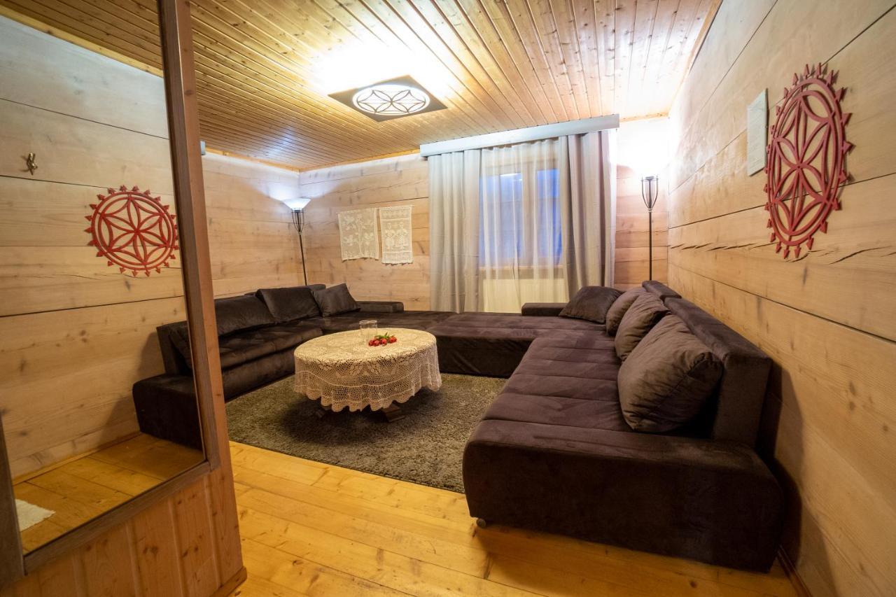 Gosciniec Debowa Gazdowka Bed & Breakfast Ustrzyki Dolne Dış mekan fotoğraf