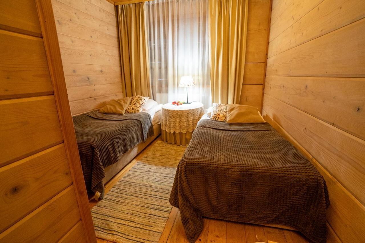 Gosciniec Debowa Gazdowka Bed & Breakfast Ustrzyki Dolne Dış mekan fotoğraf