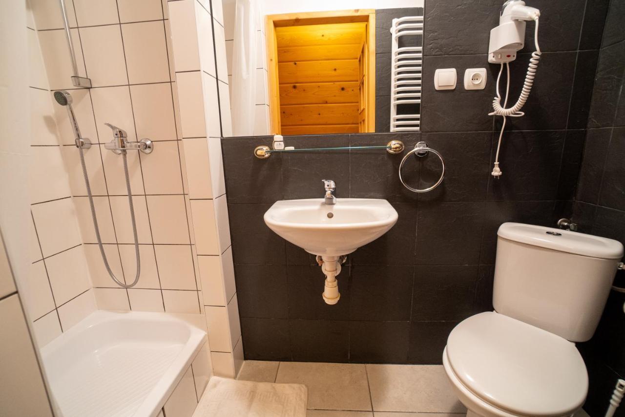 Gosciniec Debowa Gazdowka Bed & Breakfast Ustrzyki Dolne Dış mekan fotoğraf