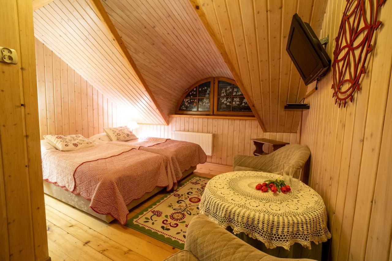 Gosciniec Debowa Gazdowka Bed & Breakfast Ustrzyki Dolne Dış mekan fotoğraf